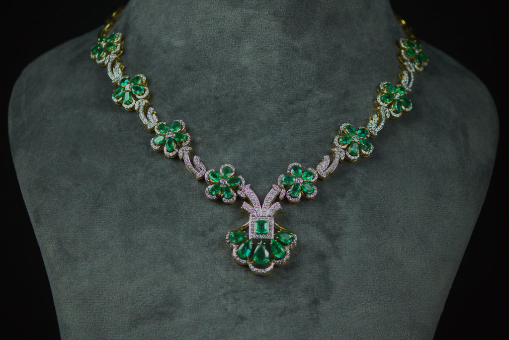4K GOLD DIAMOND AND EMERALD FLORAL NECKLACE