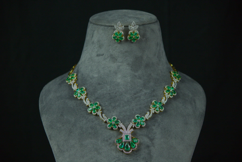 4K GOLD DIAMOND AND EMERALD FLORAL NECKLACE